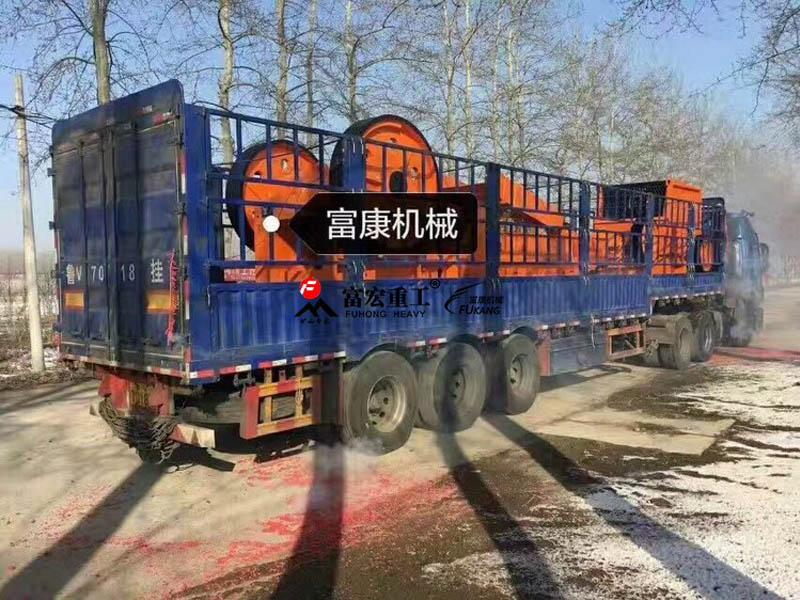 顎式+錘式移動破碎機(jī)設(shè)備發(fā)往貴州